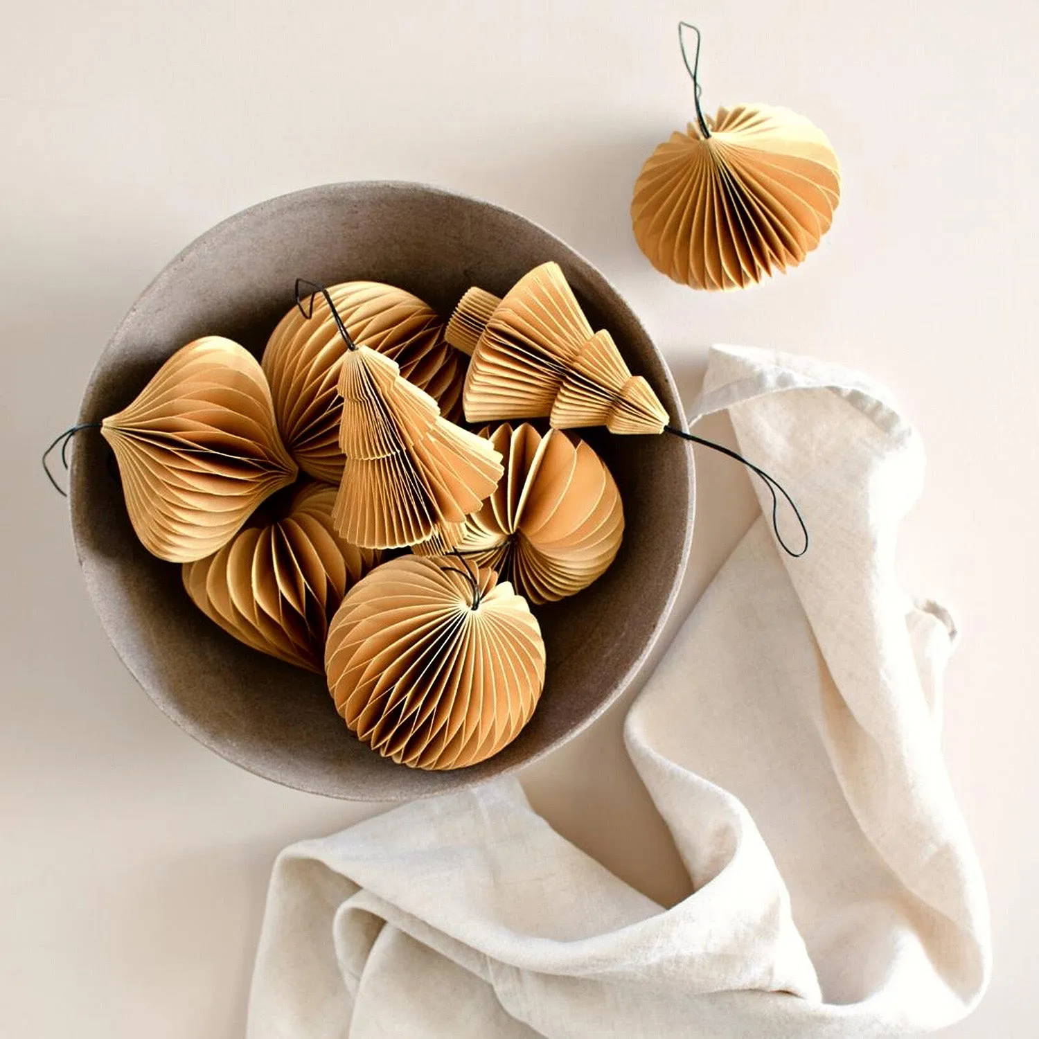 nordic rooms | ornament sphere | golden sand - seasonal