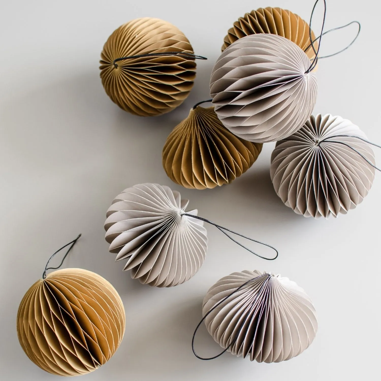 nordic rooms | ornament sphere | golden sand - seasonal